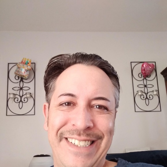 Meet your Posher, Ian - Picture 1 of 1